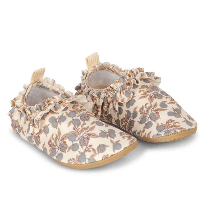 chaussons de bain konges slojd, konges slojd, chaussons de plage, chaussons antiderapants, chaussons bebe, chaussons enfant, moos lille, concept store lille, boutique enfant