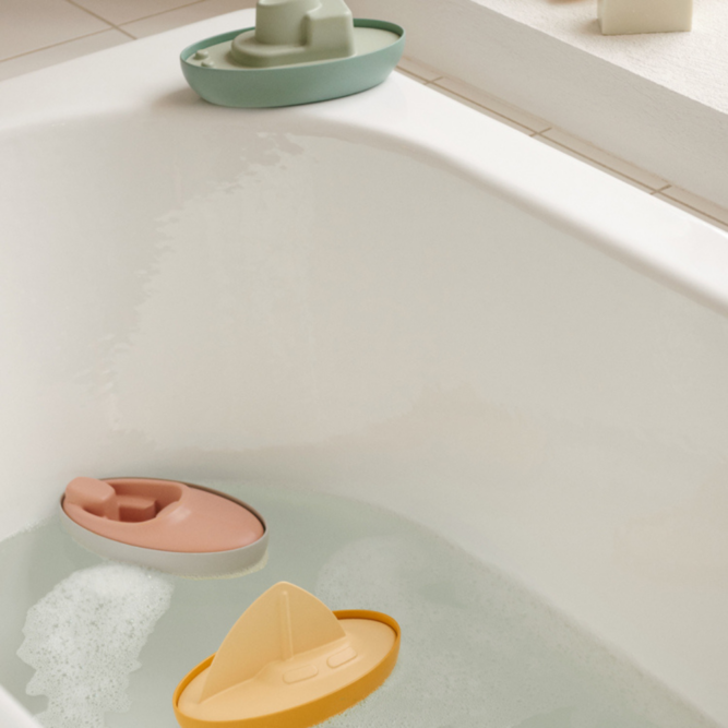 jouet de bain bateau, bateau de bain, liewood, moos family store, moos lille, concept store lille, boutique enfant