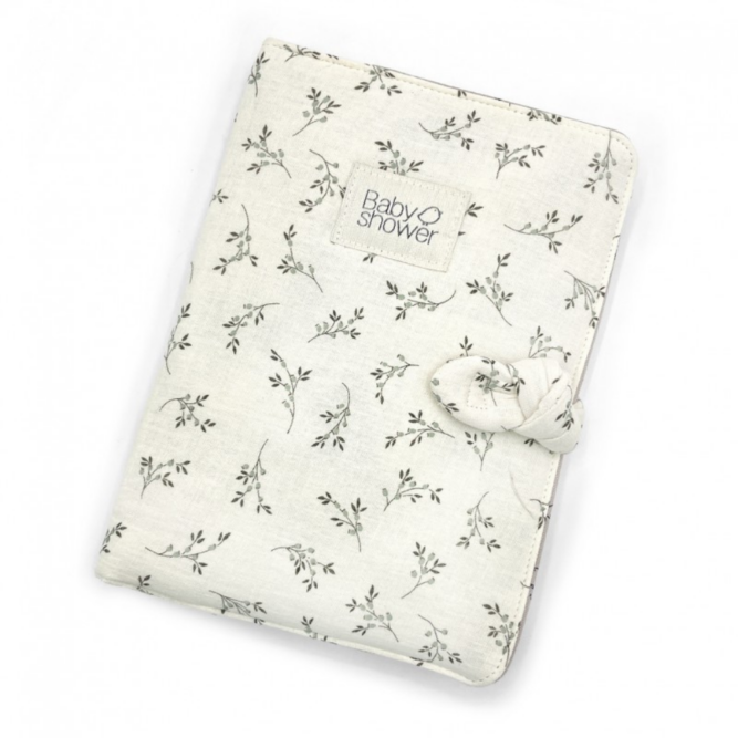 protege carnet de sante bebe, carnet de sante, moos family store, babyshower, moos lille, concept store lille, boutique enfant, les essentiels de bébé