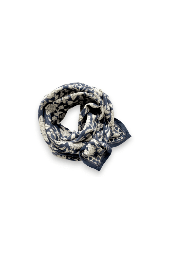 grand foulard modèle coeur orage apaches collections