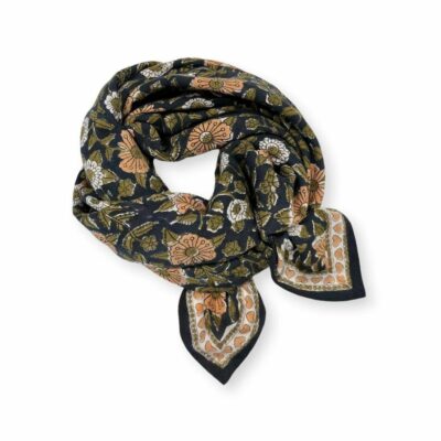 apaches collection grand foulard coeur reglisse