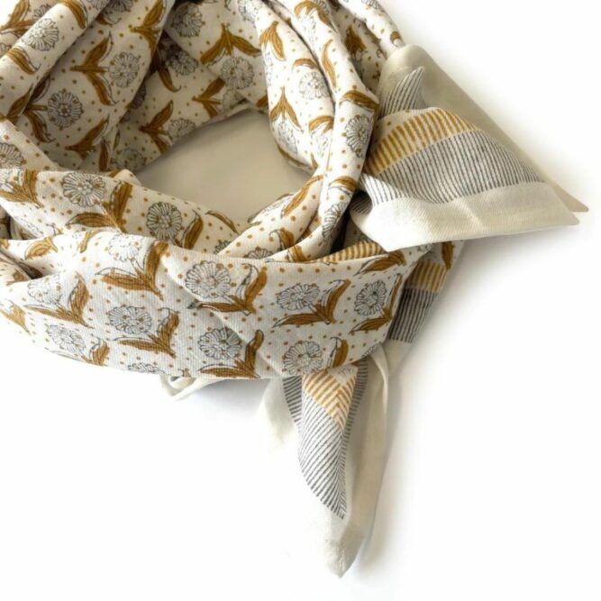 foulard apaches collection femme lotus desert grand format