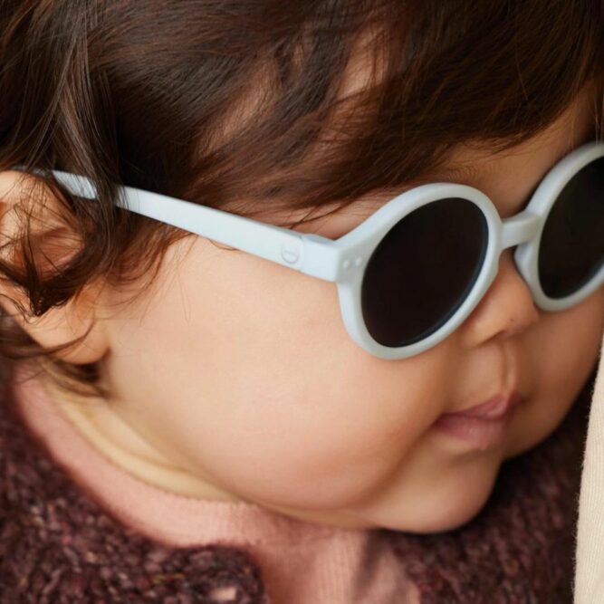 lunettes de soleil bleu bebe