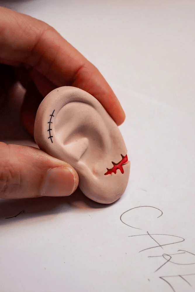 Gomme Halloween en forme d'oreille LEGAMI